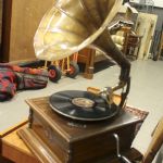 858 4248 HORN GRAMOPHONE